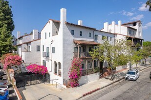 Granada Court in Pasadena, CA - Building Photo