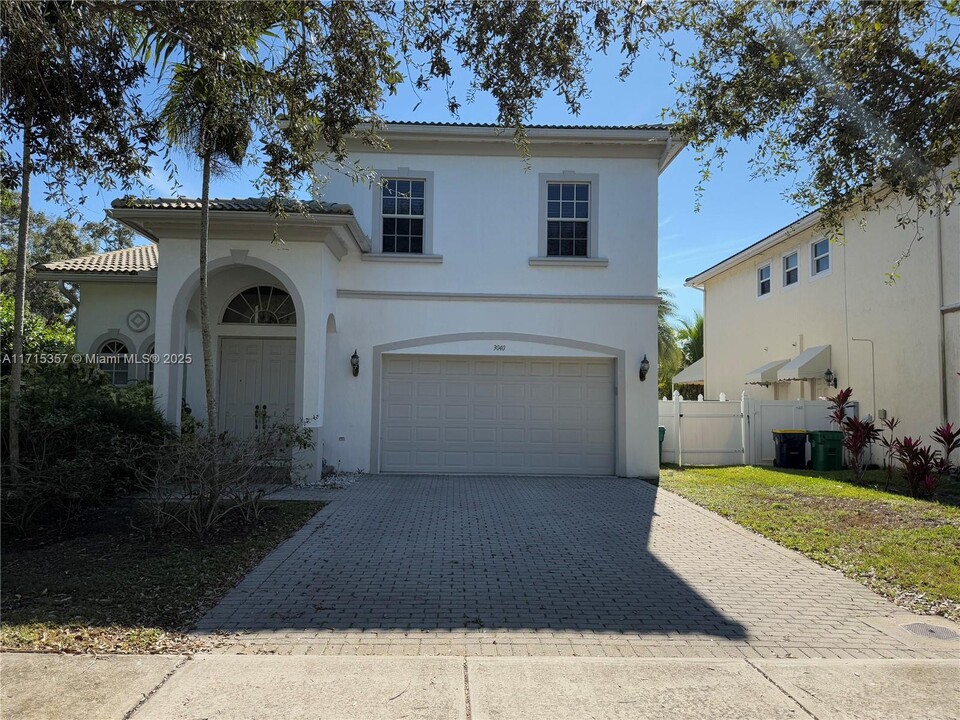 3040 SW 44th St in Fort Lauderdale, FL - Building Photo