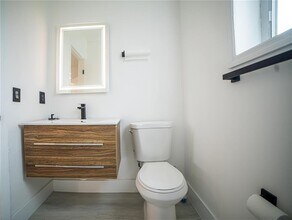 412 Columbus Pky, Unit 2-2 in Hollywood, FL - Building Photo - Building Photo