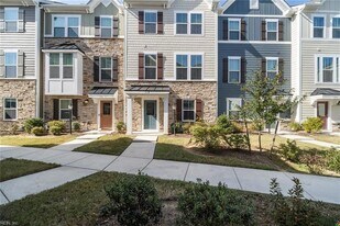 512 Clara Ln in Virginia Beach, VA - Building Photo