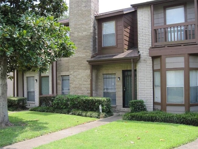 12300 Brookglade Cir