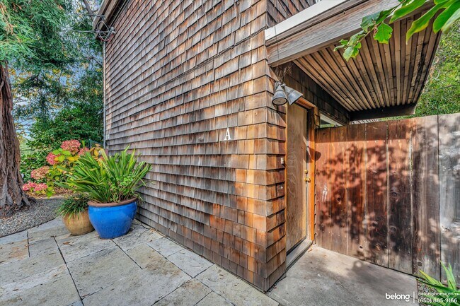 2223 Ward St, Unit A in Berkeley, CA - Foto de edificio - Building Photo