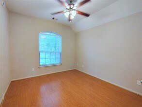 9723 Opal Rock Dr in Rosharon, TX - Foto de edificio - Building Photo