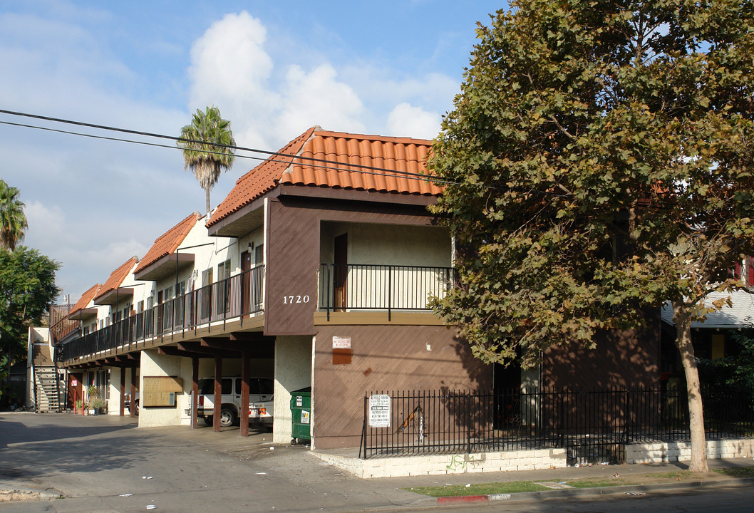 1720 N Spurgeon St in Santa Ana, CA - Building Photo