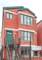 2413 W Taylor St in Chicago, IL - Building Photo
