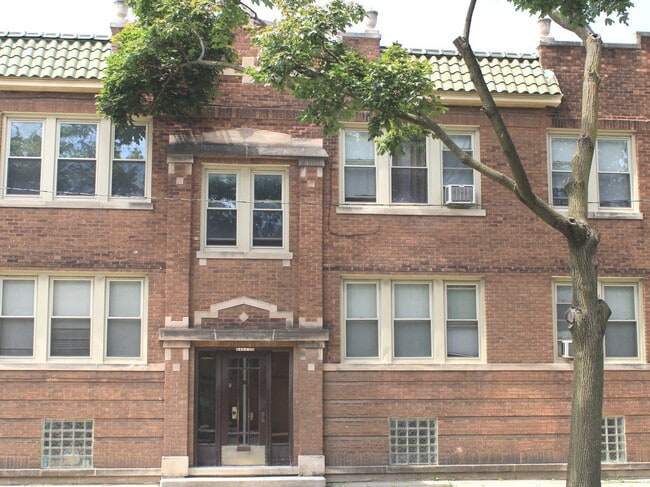 property at 2454 N Kilpatrick Ave