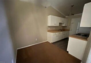 831 Armistine Ct in Virginia Beach, VA - Building Photo - Building Photo