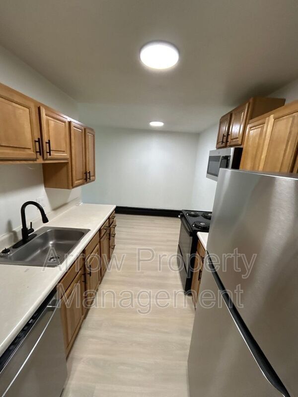 property at 215 E Arbor Ave