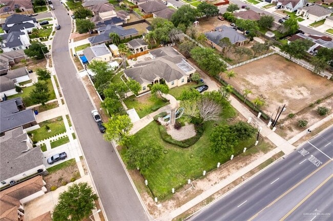 31 N 29th St in McAllen, TX - Building Photo - Building Photo