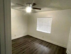 1451 NW 20th Ct in Fort Lauderdale, FL - Foto de edificio - Building Photo