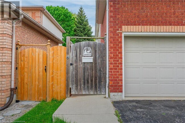 57 Oak Hill Dr in Cambridge, ON - Building Photo - Building Photo