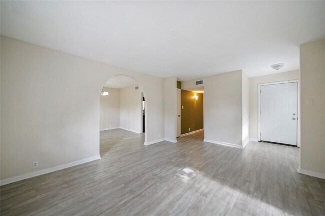 14030 Cashel Forest Dr-Unit -4 in Houston, TX - Building Photo - Building Photo
