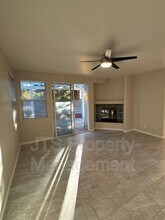 9542 Windrose Ln in Roseville, CA - Building Photo - Building Photo