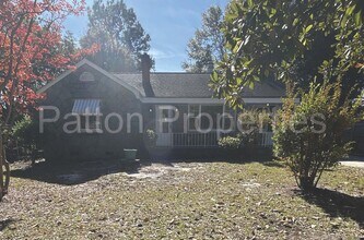 1615 Decree Ave in West Columbia, SC - Foto de edificio - Building Photo