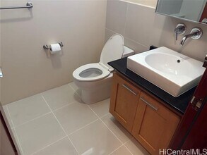 427 Launiu St in Honolulu, HI - Building Photo - Building Photo
