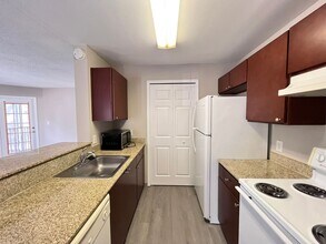 6178 Westgate Dr in Orlando, FL - Building Photo - Building Photo