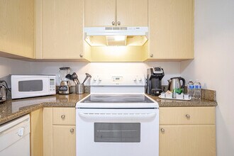 2280 SW 32nd Ave in Miami, FL - Building Photo - Building Photo