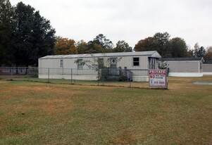 9499 Wendi Dr NE in Leland, NC - Building Photo
