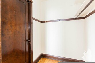 2747 N Spaulding Ave, Unit 1HH in Chicago, IL - Foto de edificio - Building Photo