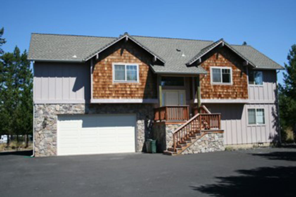 17079 Merganser Dr in Bend, OR - Building Photo