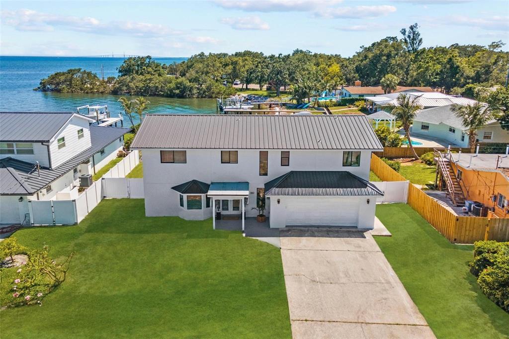 380 Colony Point Rd S in St. Petersburg, FL - Building Photo