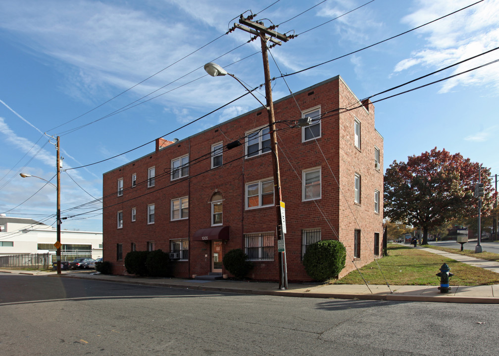 1005 45th St NE in Washington, DC - Building Photo