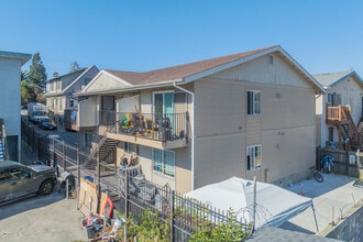 3142 Coolidge Ave in Oakland, CA - Building Photo - Building Photo