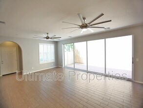 12461 W Gentle Rain Rd in Peoria, AZ - Building Photo - Building Photo