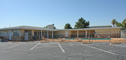 Capri Mobile Home Park in Las Vegas, NV - Foto de edificio - Building Photo