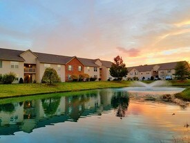 Bear Pointe in Powell, OH - Building Photo