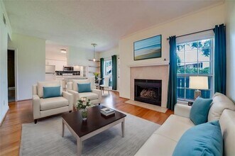 1700 Amelia Ct in Plano, TX - Foto de edificio - Building Photo