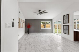 11819 Ryewater Dr in Houston, TX - Foto de edificio - Building Photo