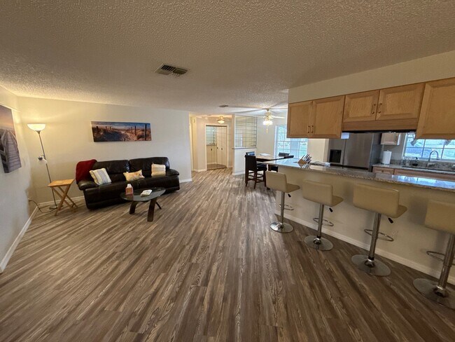 11675 W Dixie Shores Dr in Crystal River, FL - Building Photo - Building Photo