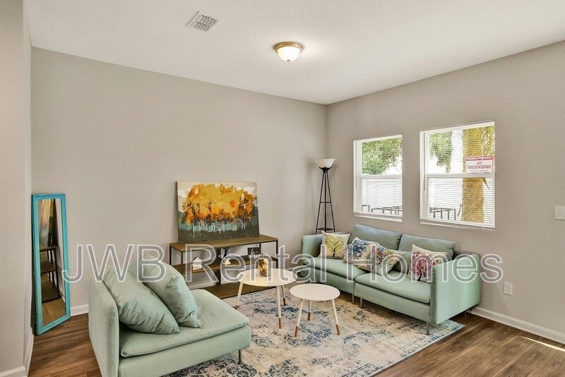 6035 Carolines Ct in Jacksonville, FL - Building Photo