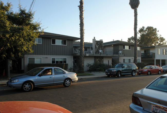 6517 El Greco Rd in Goleta, CA - Foto de edificio - Building Photo