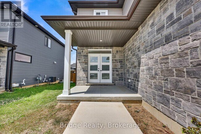 66 Cash Cres in Ingersoll, ON - Building Photo - Building Photo