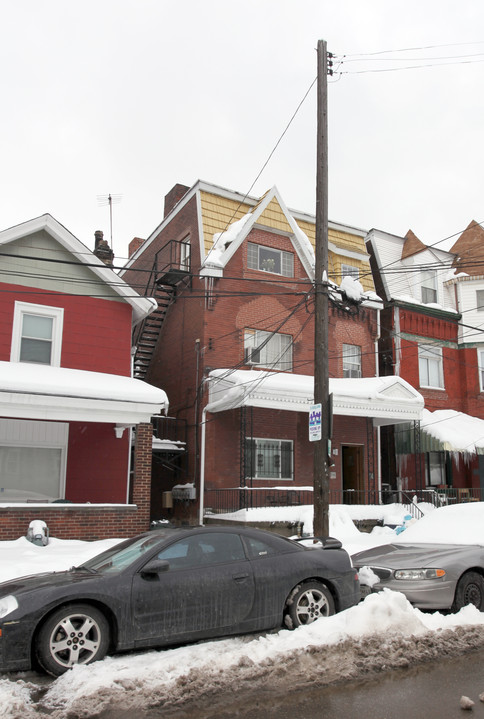 364 Meyran Ave in Pittsburgh, PA - Foto de edificio