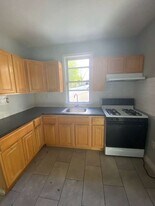 1 Oneida St in Yonkers, NY - Building Photo