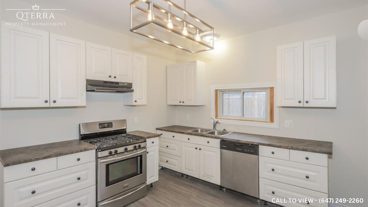 1029 York St in London, ON - Building Photo