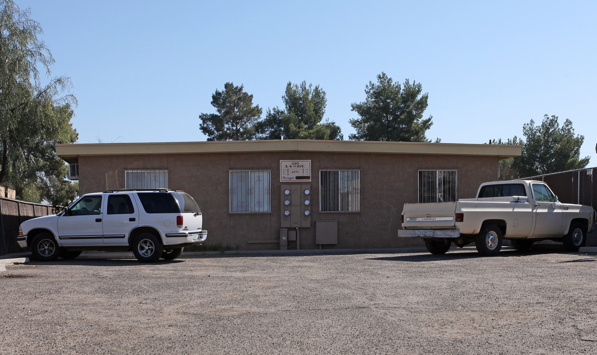 1130 S 4th Ave in Tucson, AZ - Foto de edificio