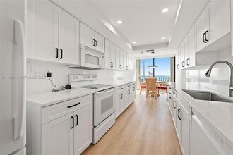 1300 Jimmy Buffett Mem Hwy in Jupiter, FL - Building Photo - Building Photo