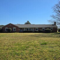 29093 Arlington Rd in Cape Charles, VA - Building Photo