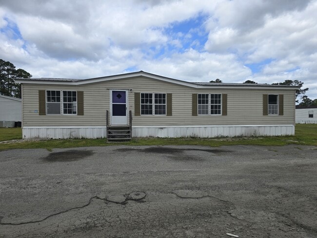 property at 926 Hollywood Dr