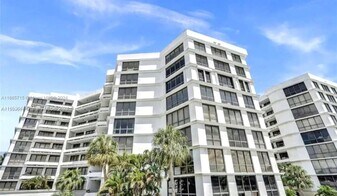 13951 Kendale Lakes Cir, Unit 601A in Miami, FL - Building Photo