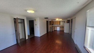2926-2930 SW 23rd St in Redmond, OR - Building Photo - Building Photo