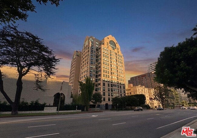 property at 10520 Wilshire Blvd