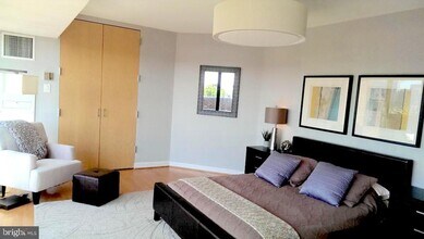 3251 Prospect St NW, Unit 409 in Washington, DC - Building Photo - Building Photo