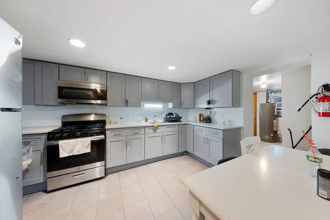 21 Wright Ave, Unit 1 in Jersey City, NJ - Building Photo - Building Photo