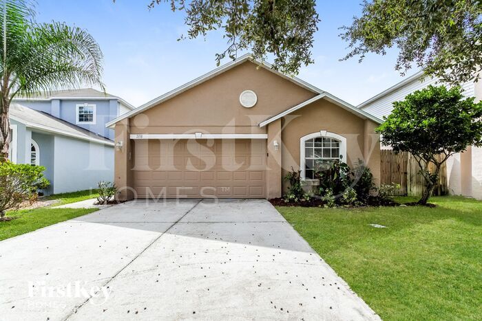 2118 Whispering Trails Blvd in Winter Haven, FL - Foto de edificio