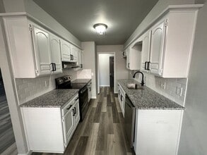 941 Cooper Ln in Yukon, OK - Building Photo - Building Photo